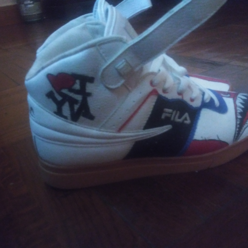 Sneakers - Picture 4 of 4